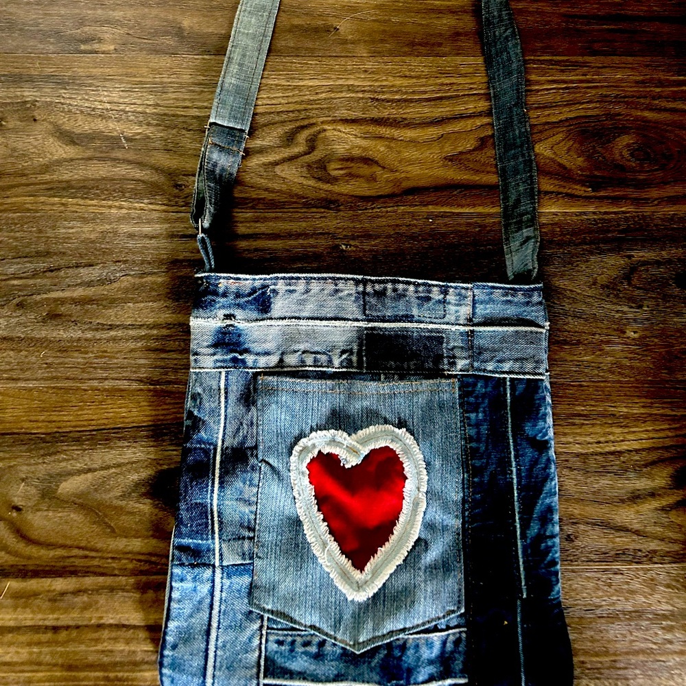 Denim purse with heart